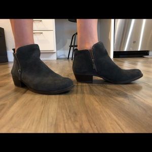NWOT Lucky Brand gray suede booties - size 7.5